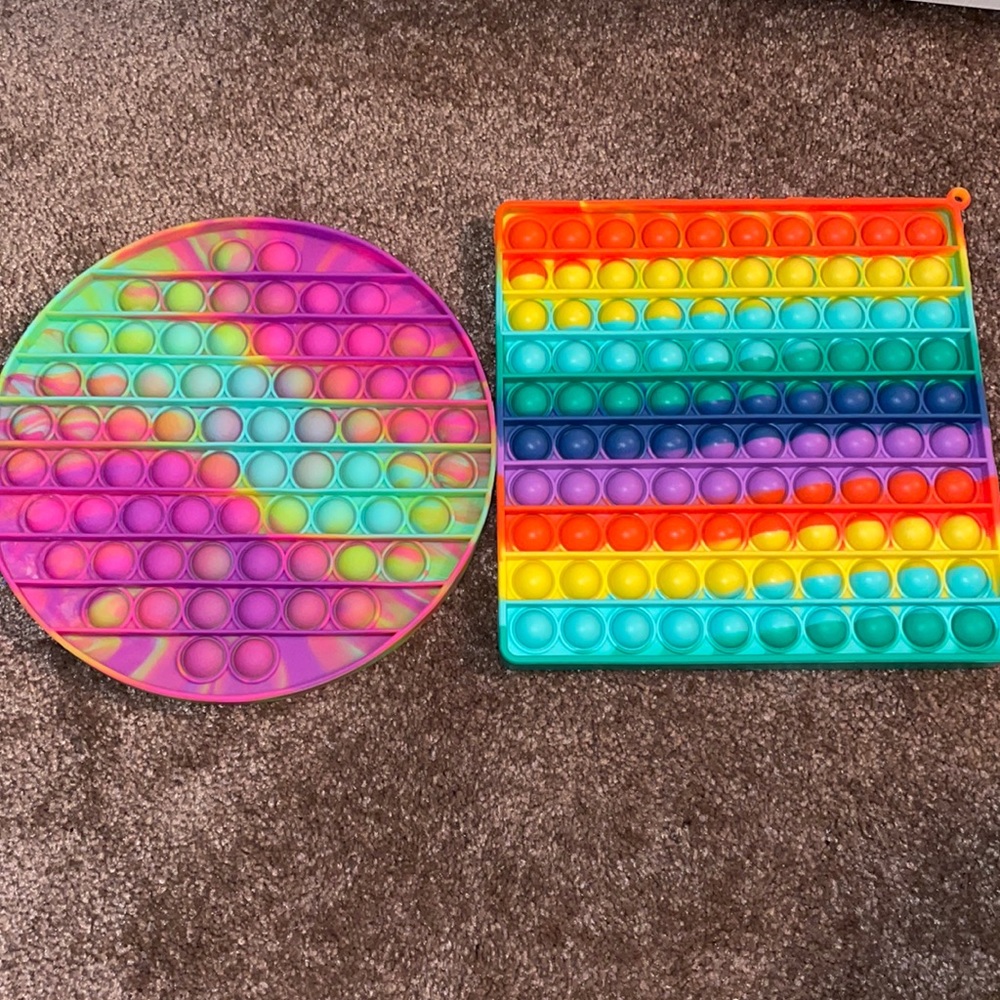Two big pop-it’s for kids! Circle tie-dye one and squared rainbow one!